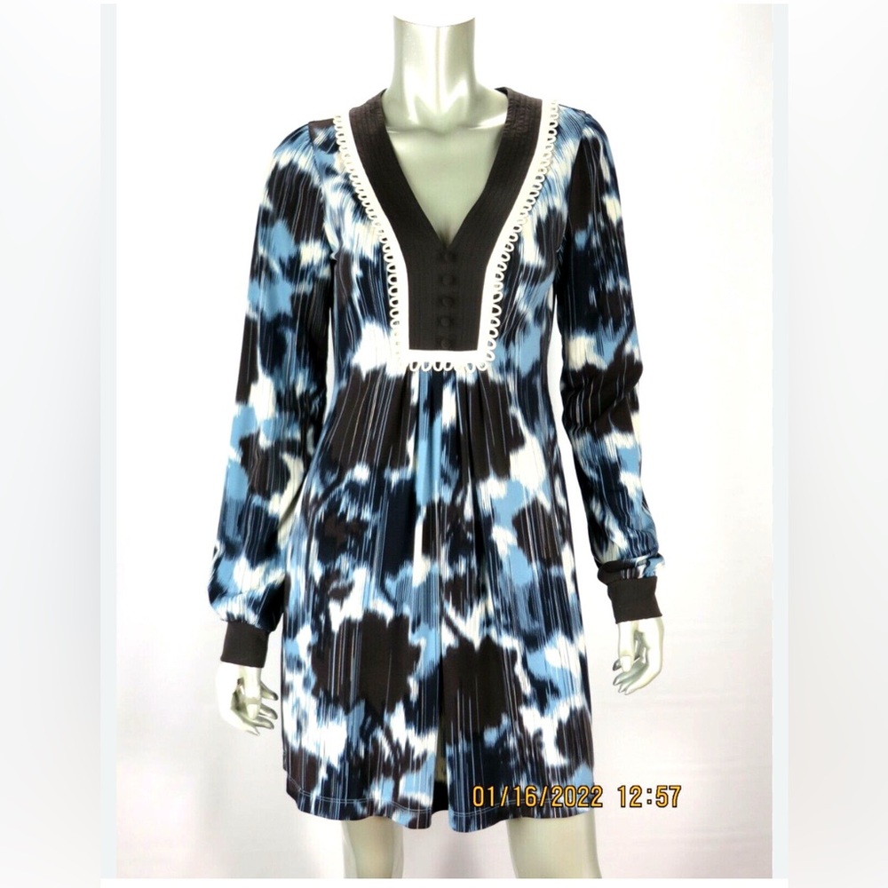 BCBG Black and White V-Neck Bishop Sleeve Dress